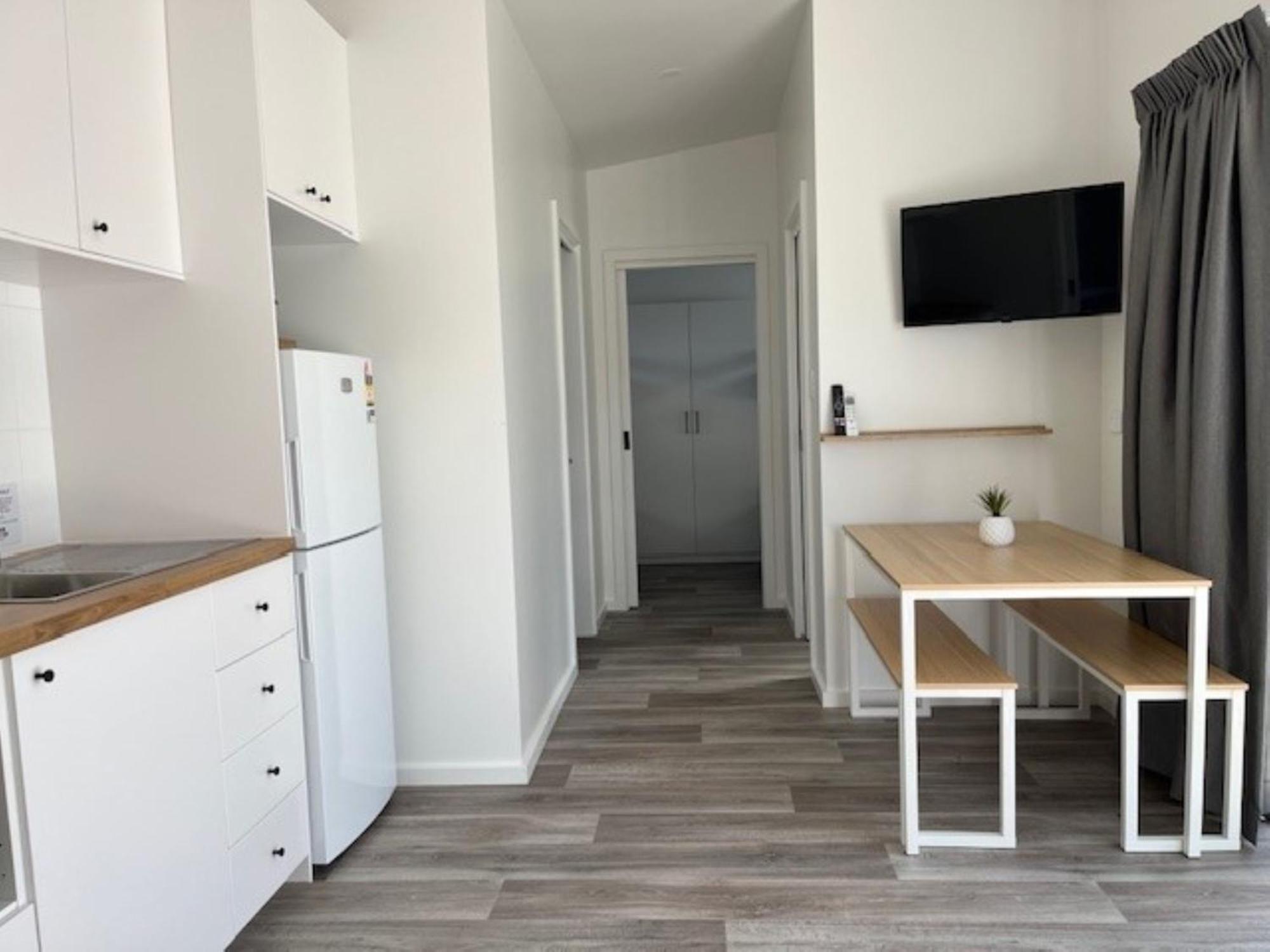Sea Vu Caravan Park Роб Экстерьер фото